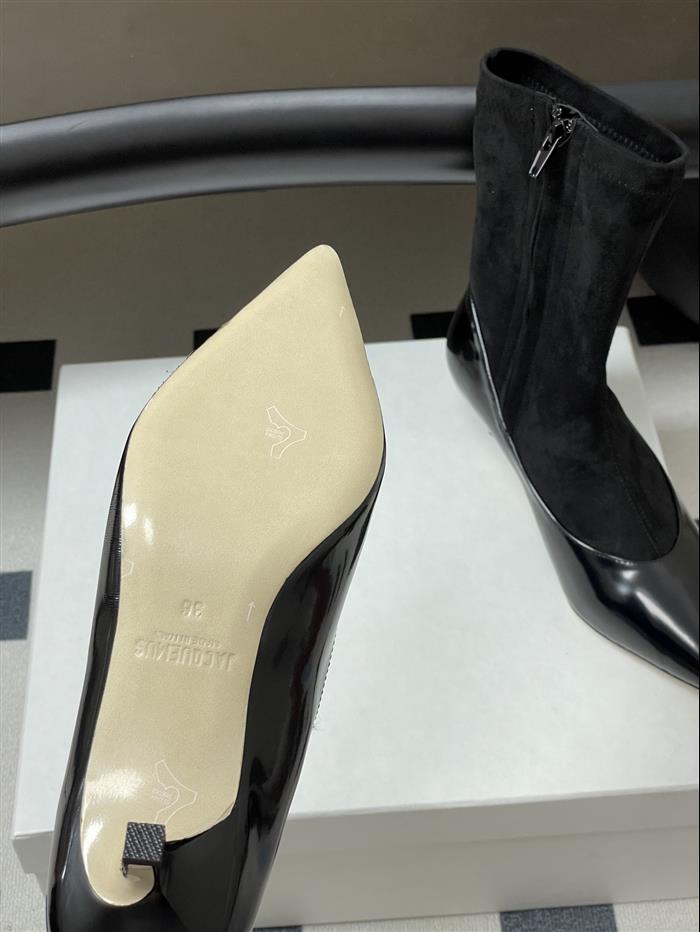 2025112817261425 370